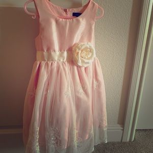 Girl’s dress